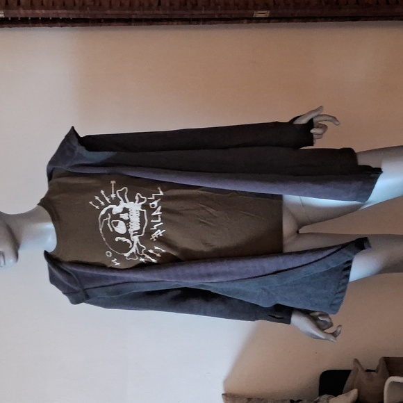 🌟 3/$30 .Comfy Hoody with Fleece Interior. - Picture 2 of 5